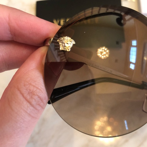 ?NEW SHOW STOPPER VERSACE SUNGLASSES ? main image 8
